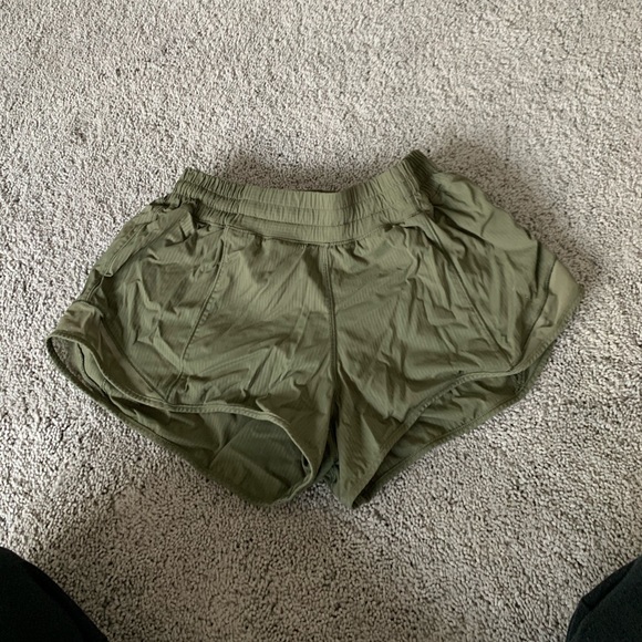 Green LuLu shorts - Picture 1 of 2